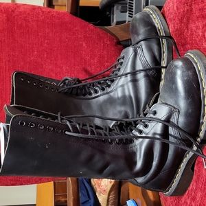 1942 Doc Martens 20-eye/ Steel toe boot